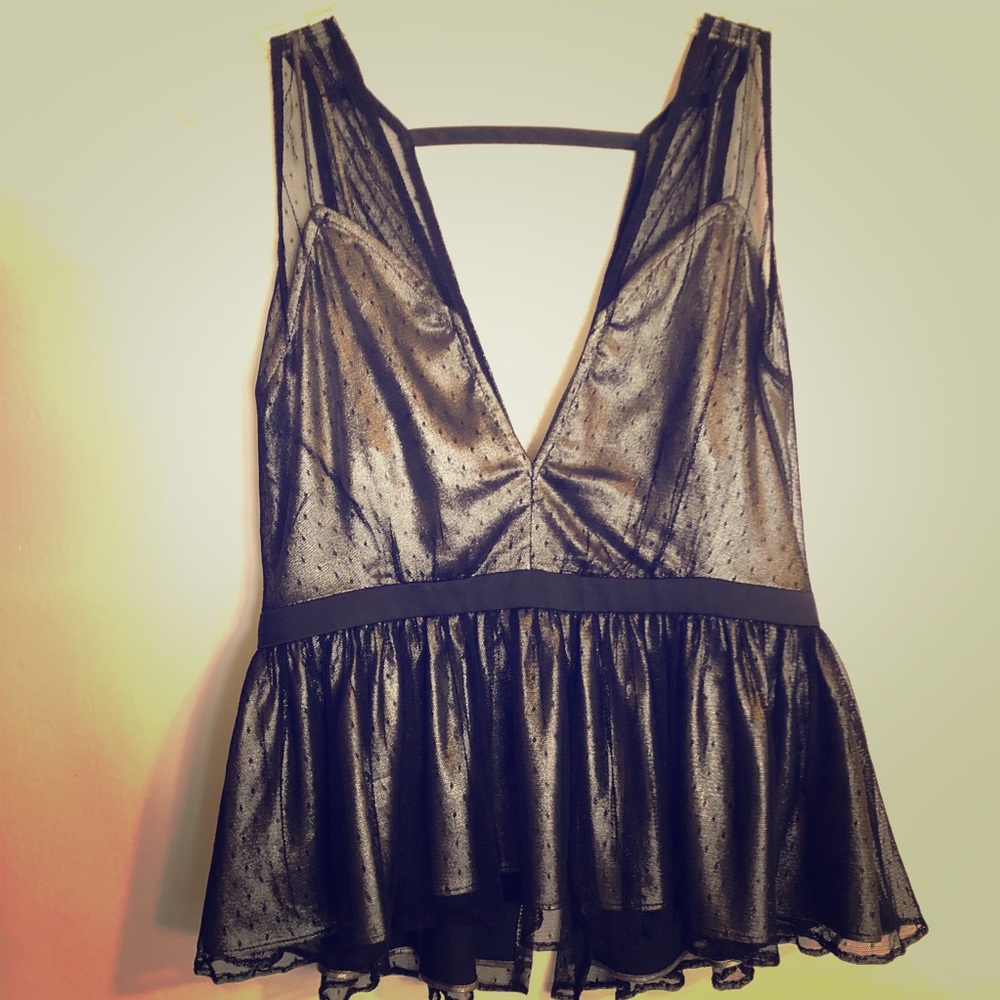 Express Deep V Top w Mesh Overlay NWT